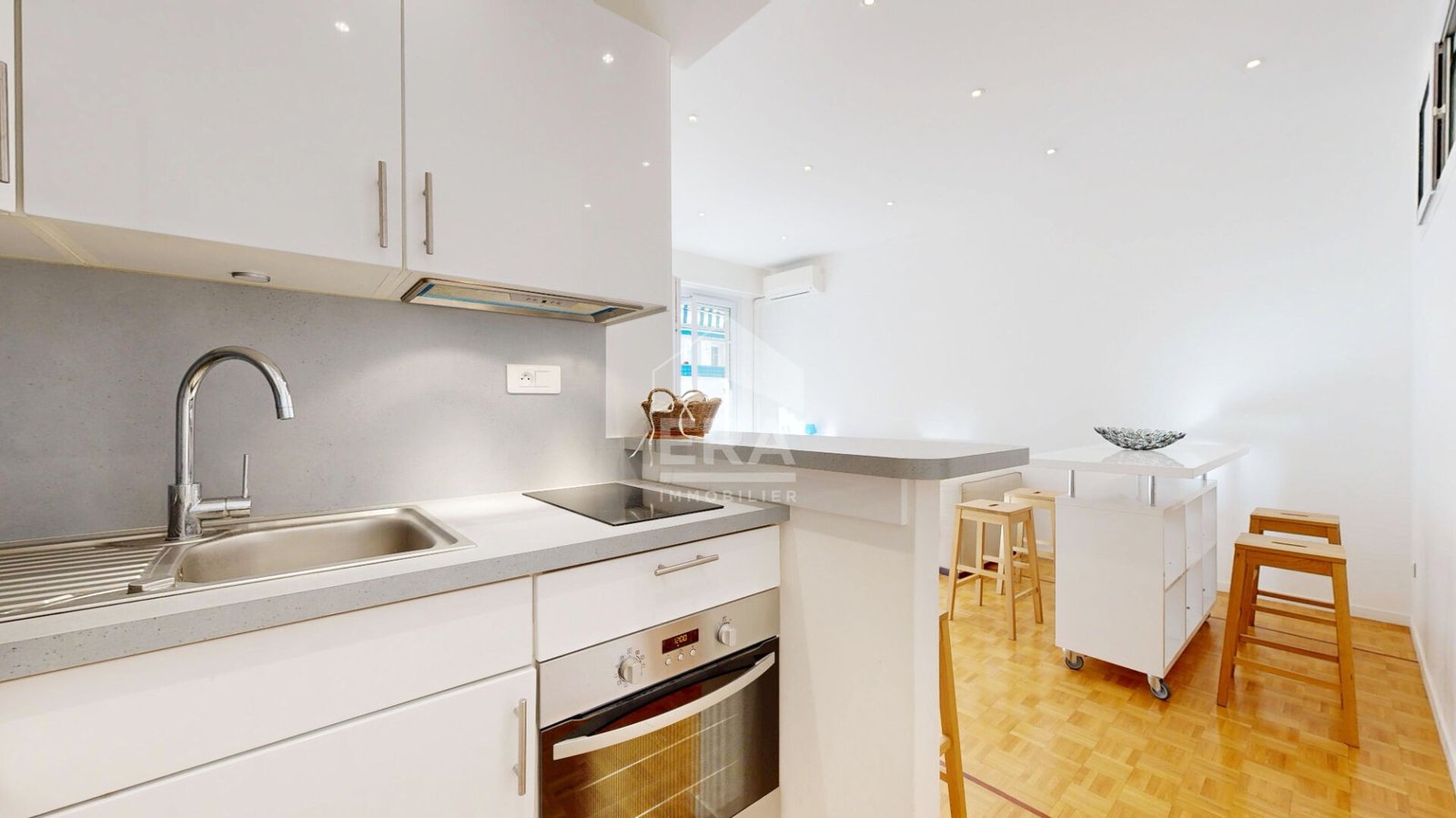 Property photo in Carre d'Or