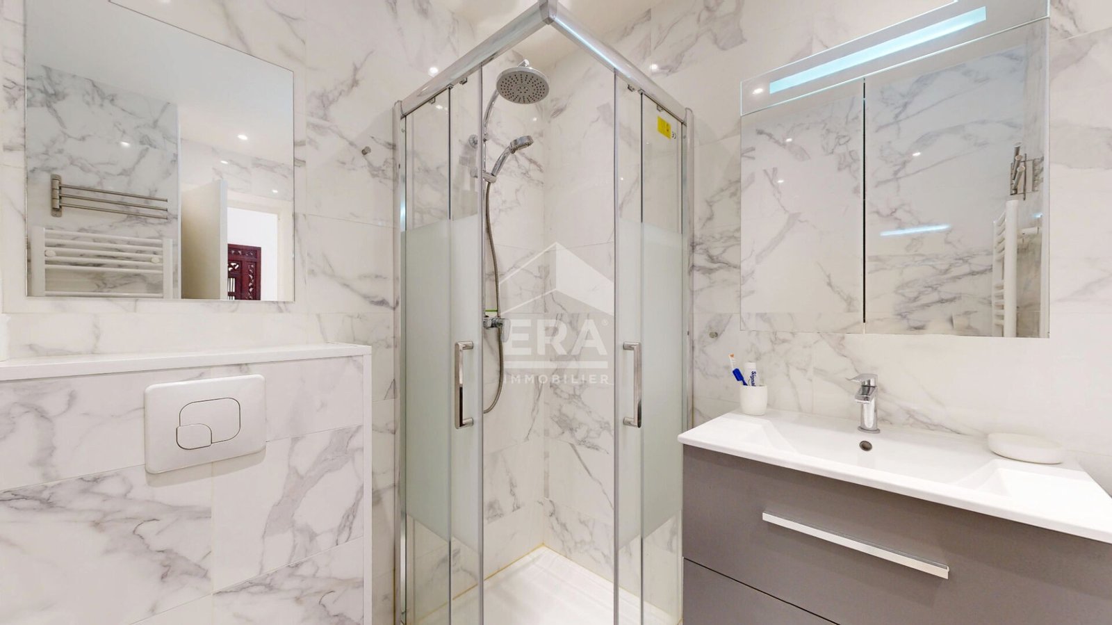 Property photo in Carre d'Or