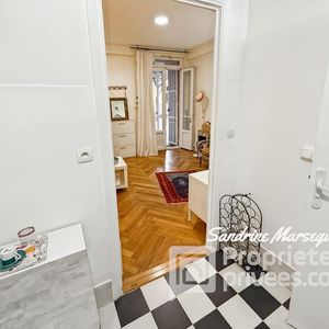 Property in Carre d'Or