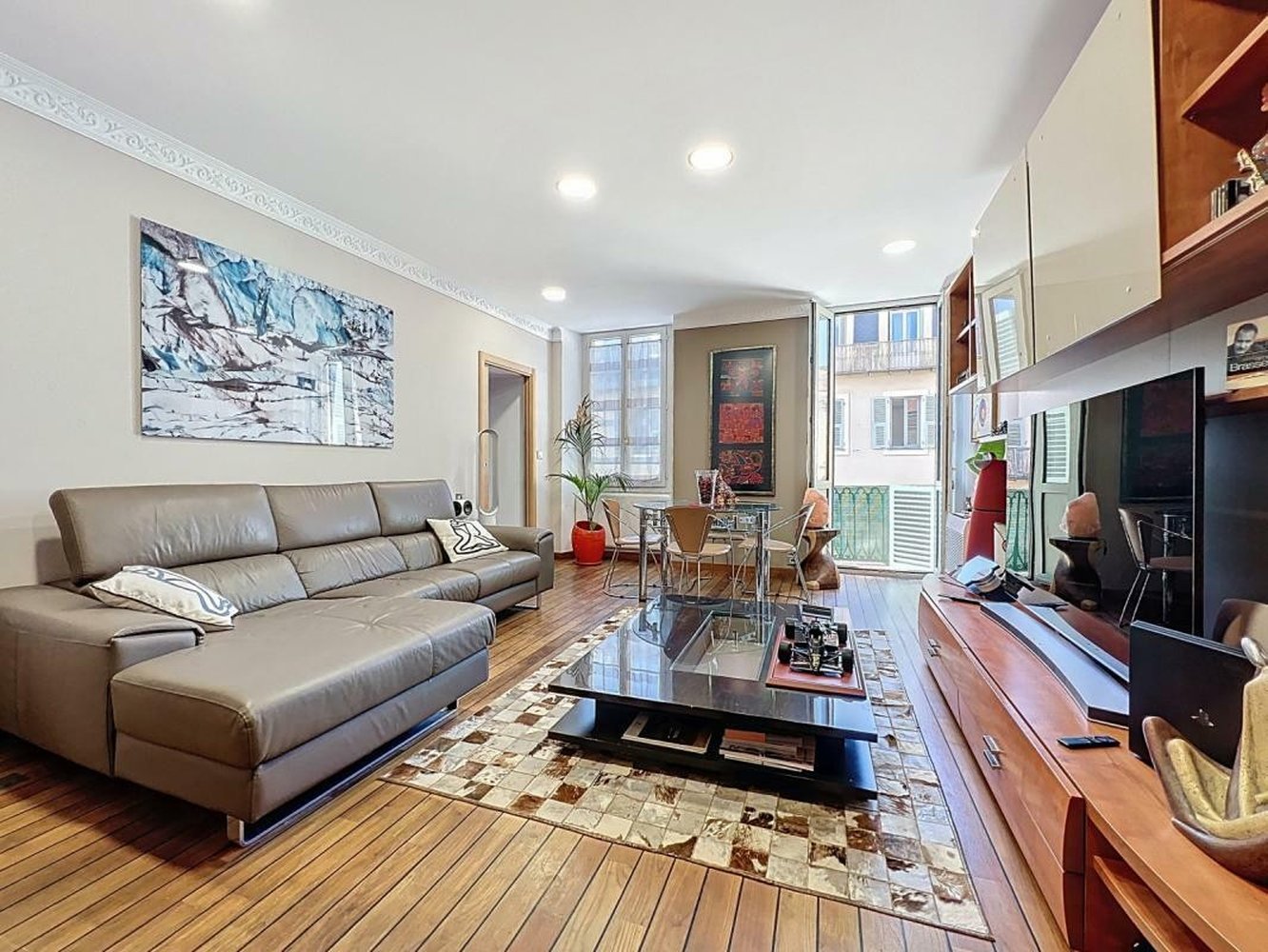 Property photo in Port