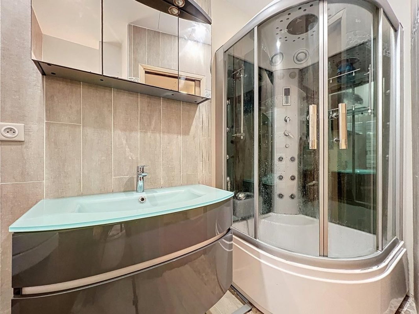 Property photo in Port