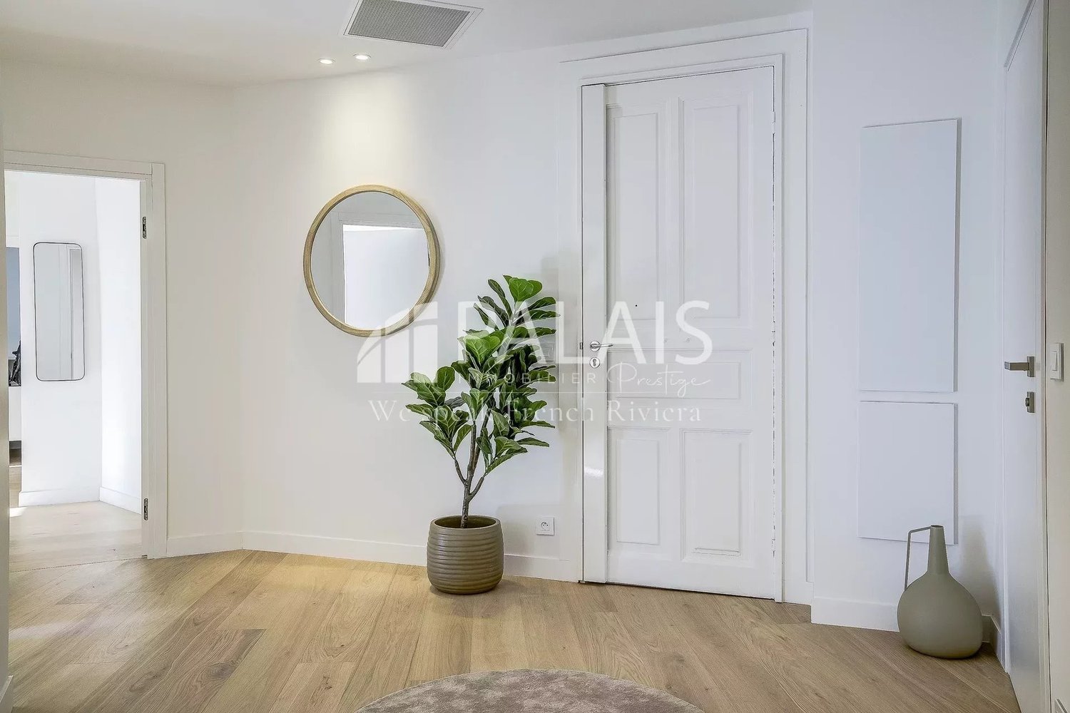 Property photo in Port