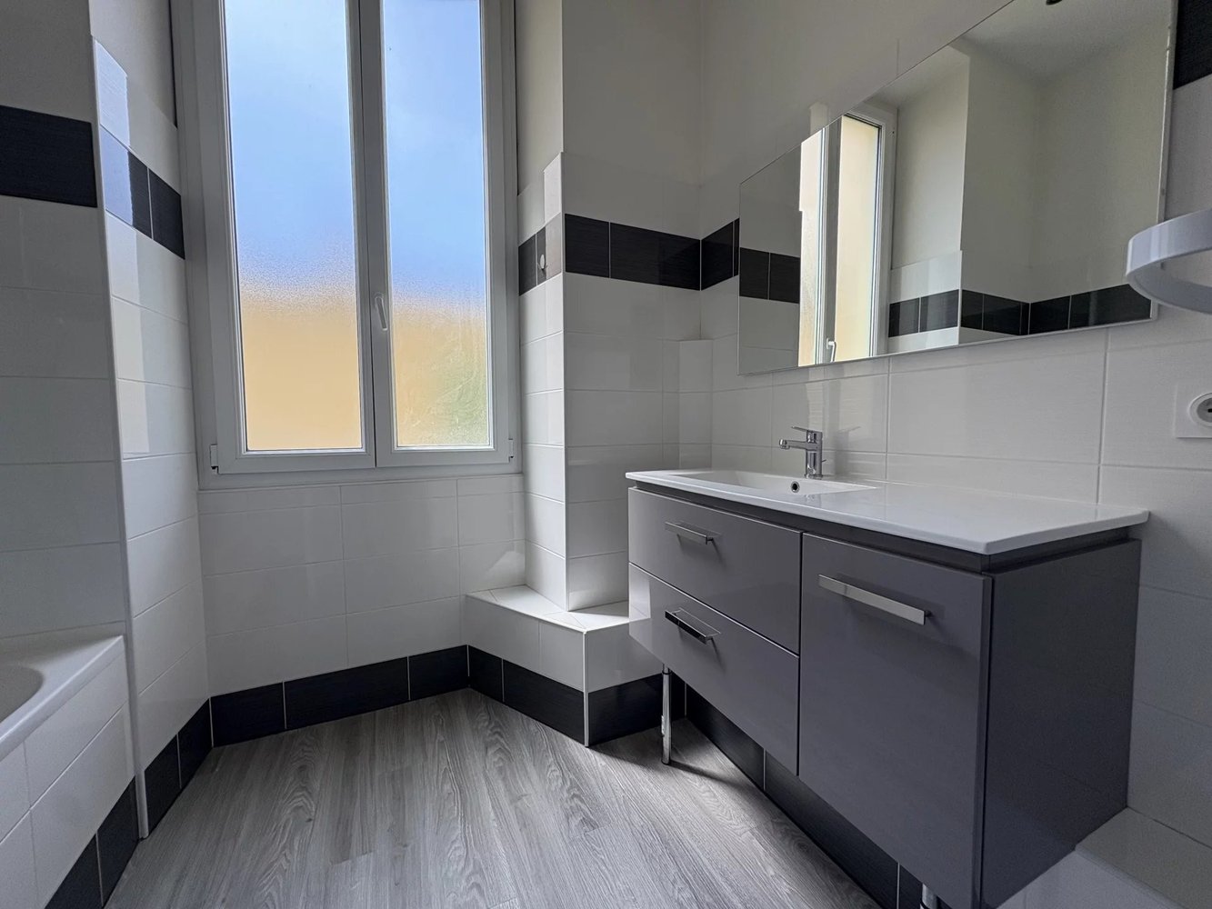 Property photo in Port