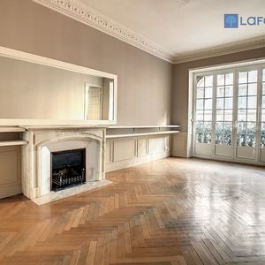 Property in Carre d'Argent