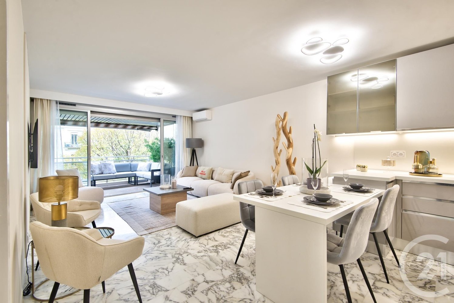 Property photo in Carre d'Argent