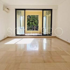 Property in Carre d'Argent