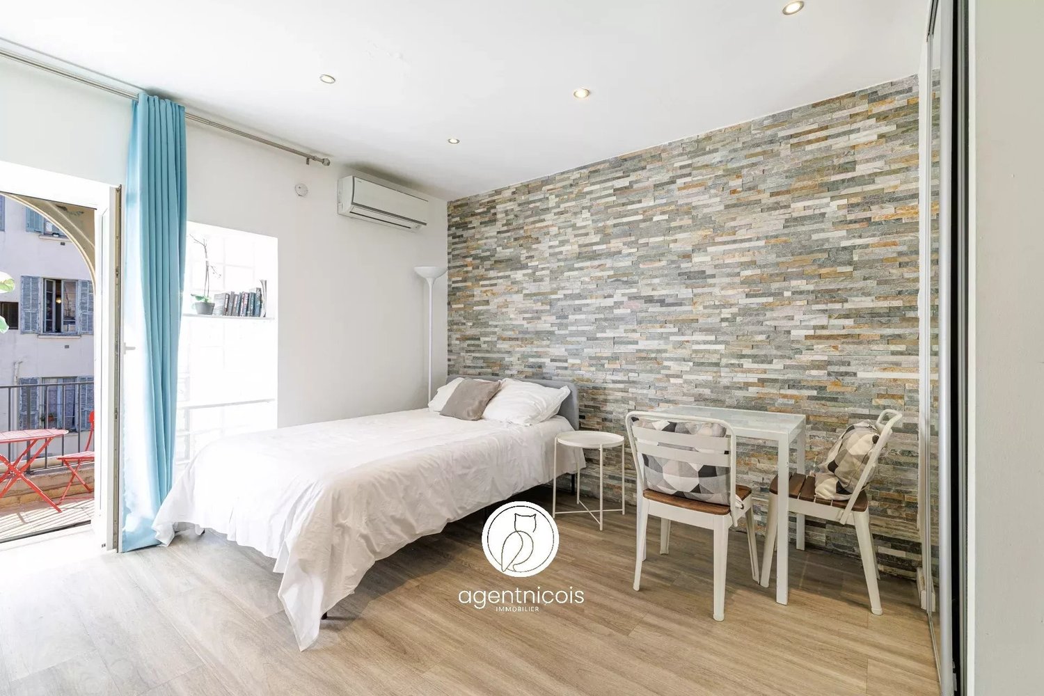 Property photo in Carre d'Or