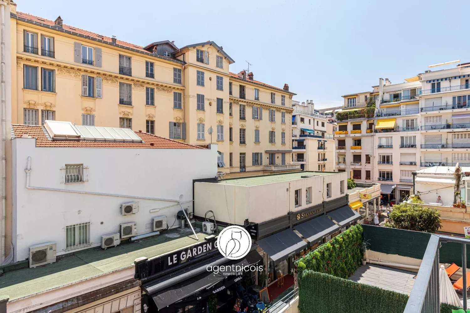 Property photo in Carre d'Or