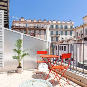 Property in Carre d'Or