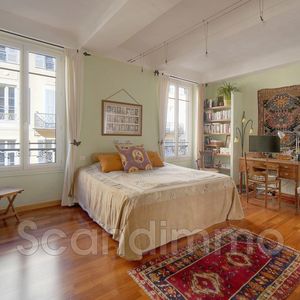 Property in Carre d'Or