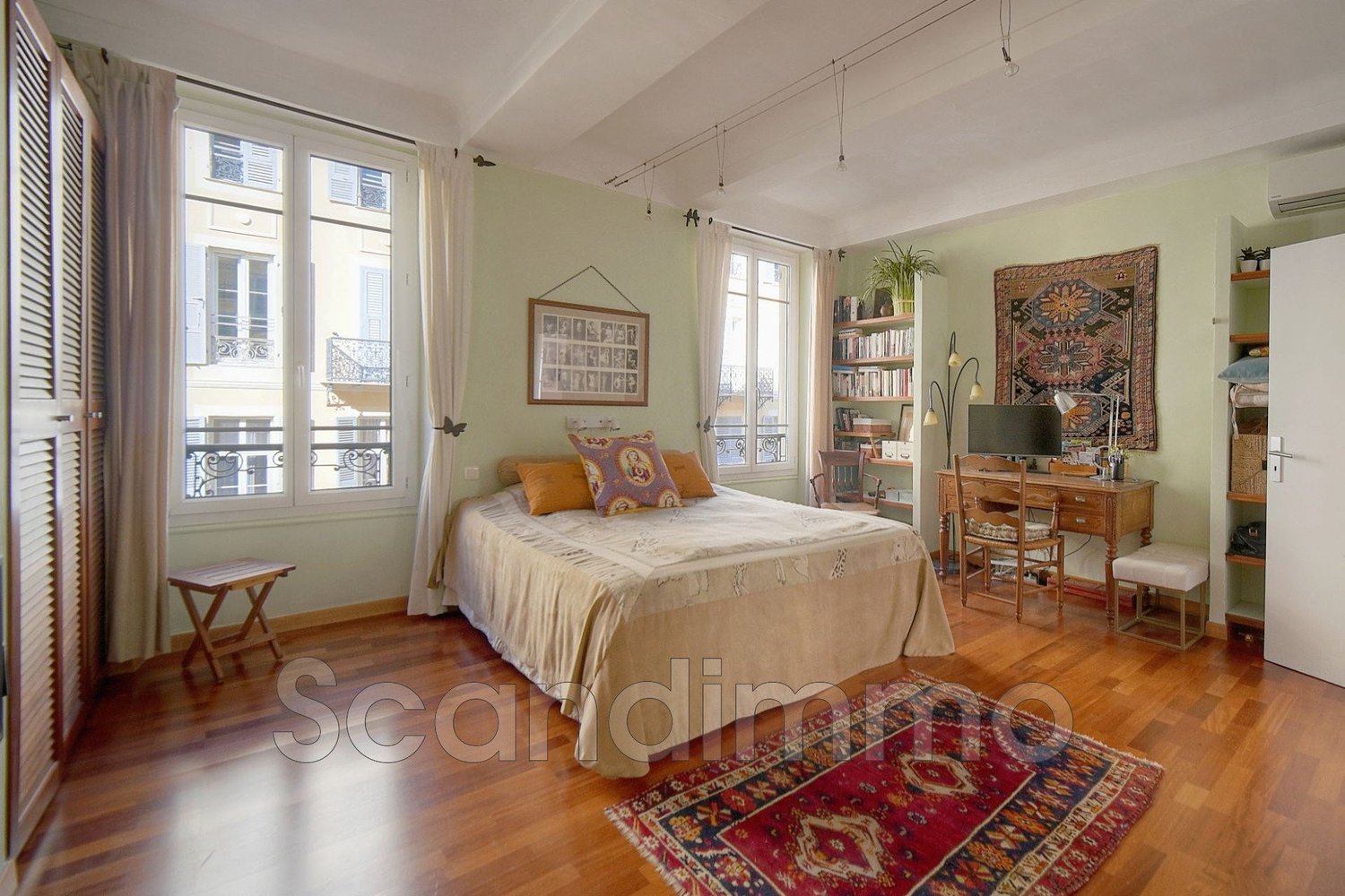 Property photo in Carre d'Or