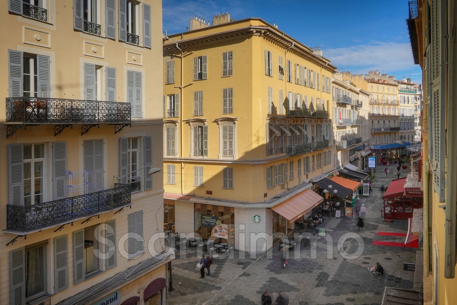 Property photo in Carre d'Or
