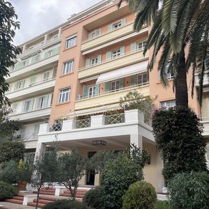 Property in Carre d'Or