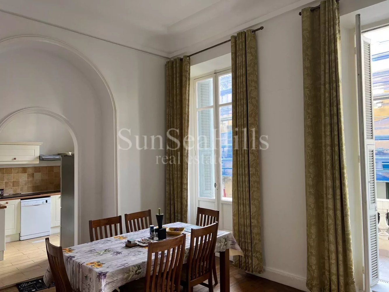 Property photo in Carre d'Or