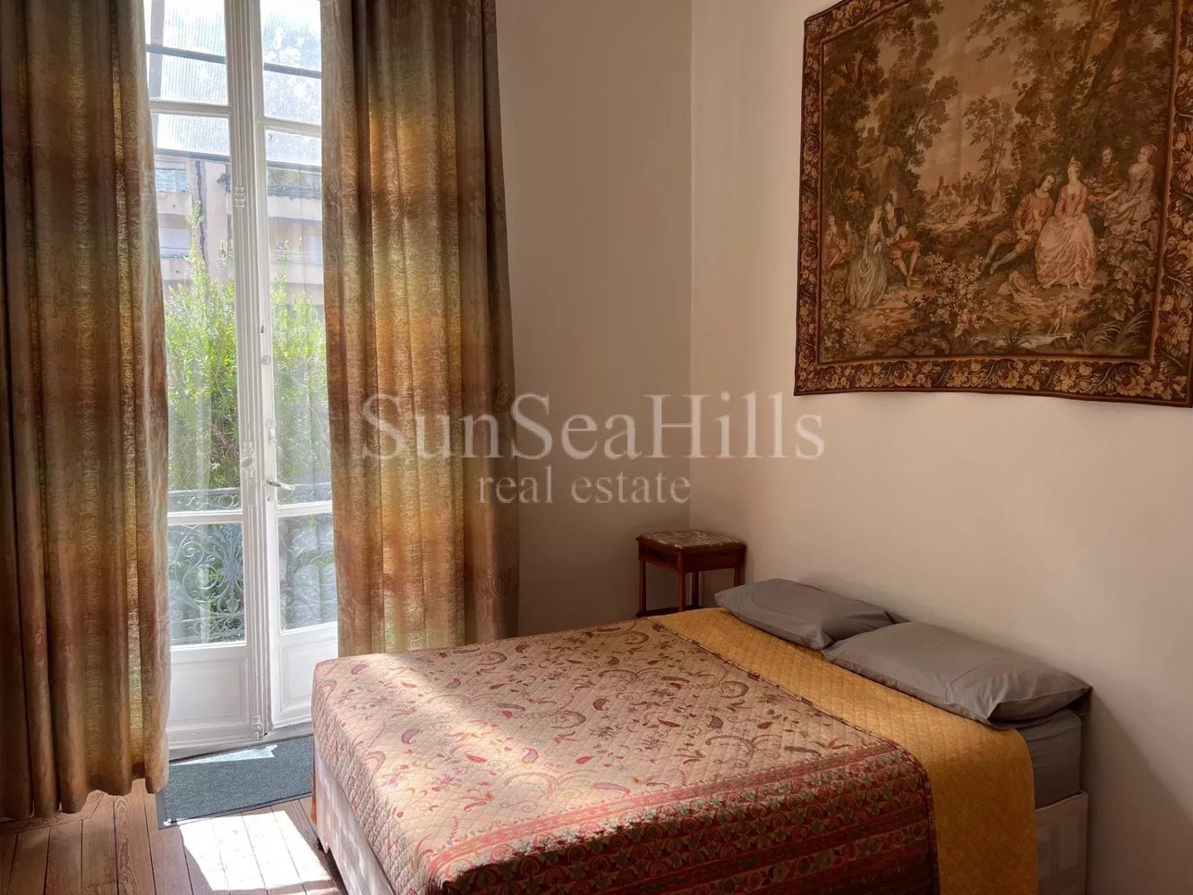 Property photo in Carre d'Or