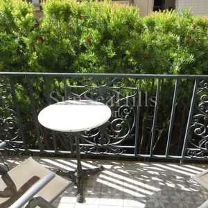 Property in Carre d'Or