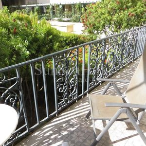 Property in Carre d'Or