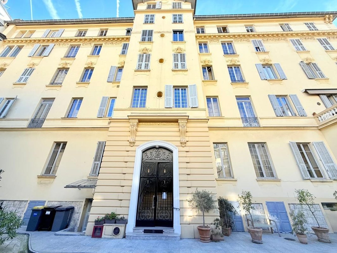 Property photo in Carre d'Or