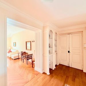 Property in Carre d'Or
