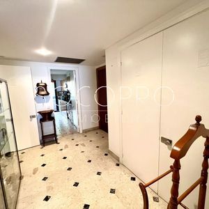 Property in Carre d'Or