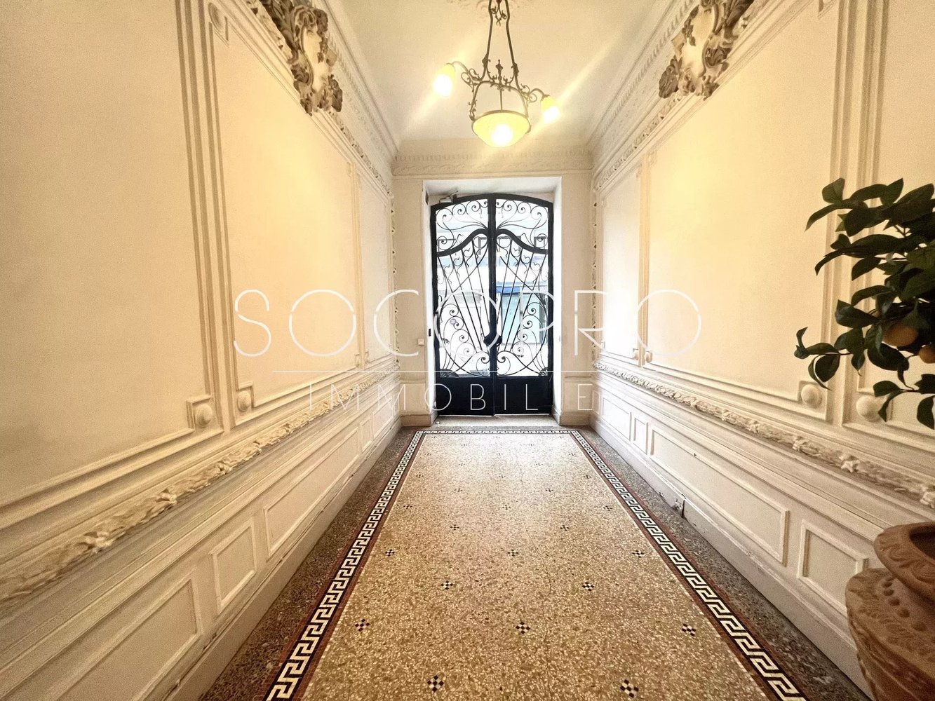 Property photo in Carre d'Or
