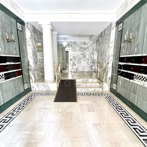 Property in Carre d'Or