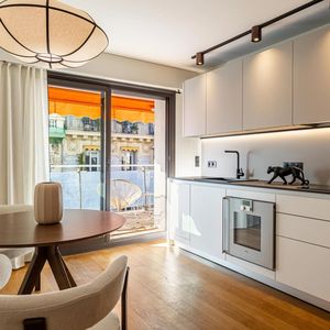 Property in Carre d'Or