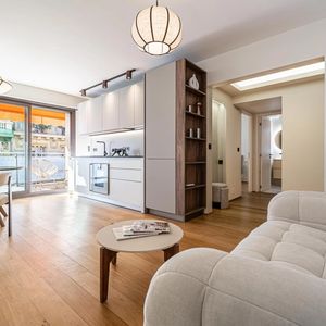 Property in Carre d'Or