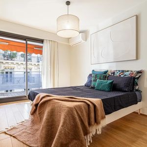 Property in Carre d'Or