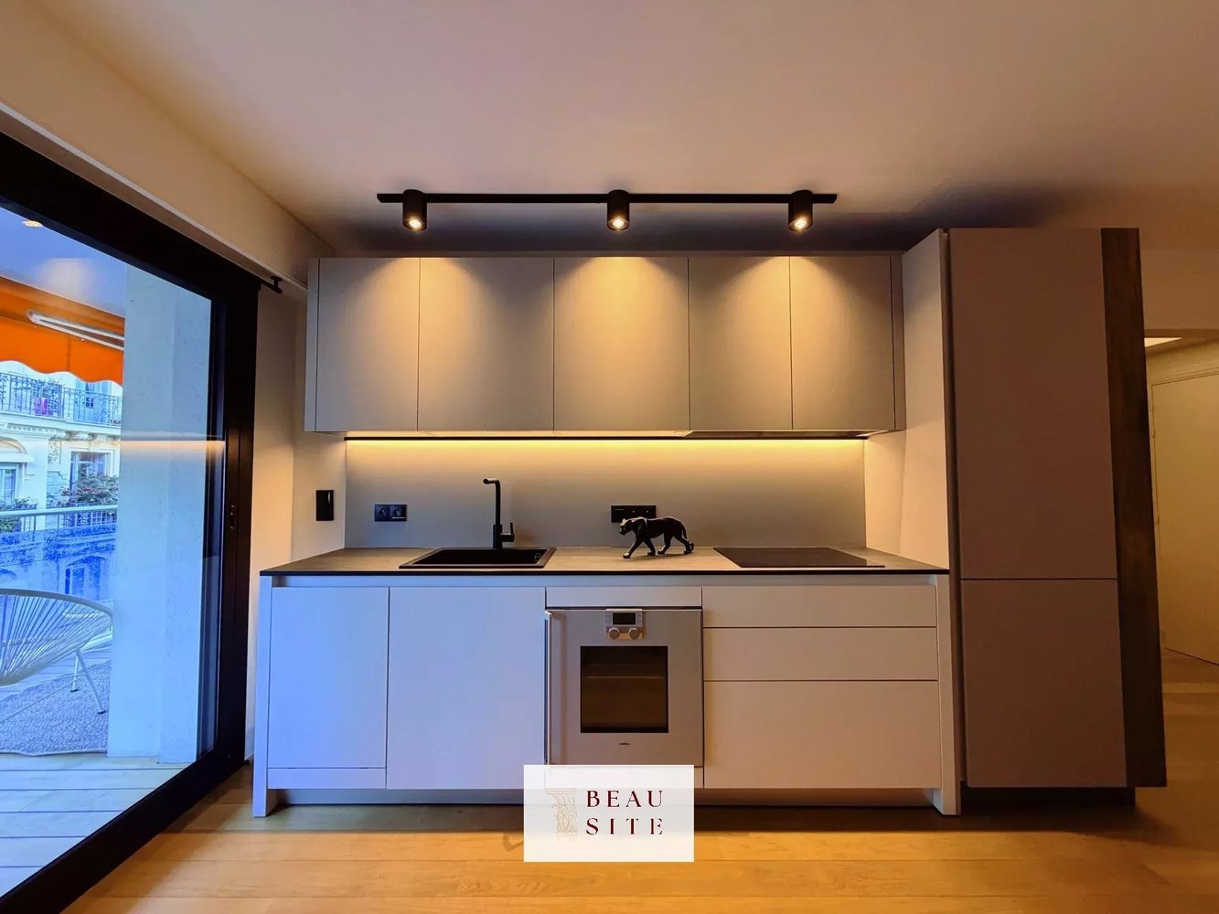 Property photo in Carre d'Or