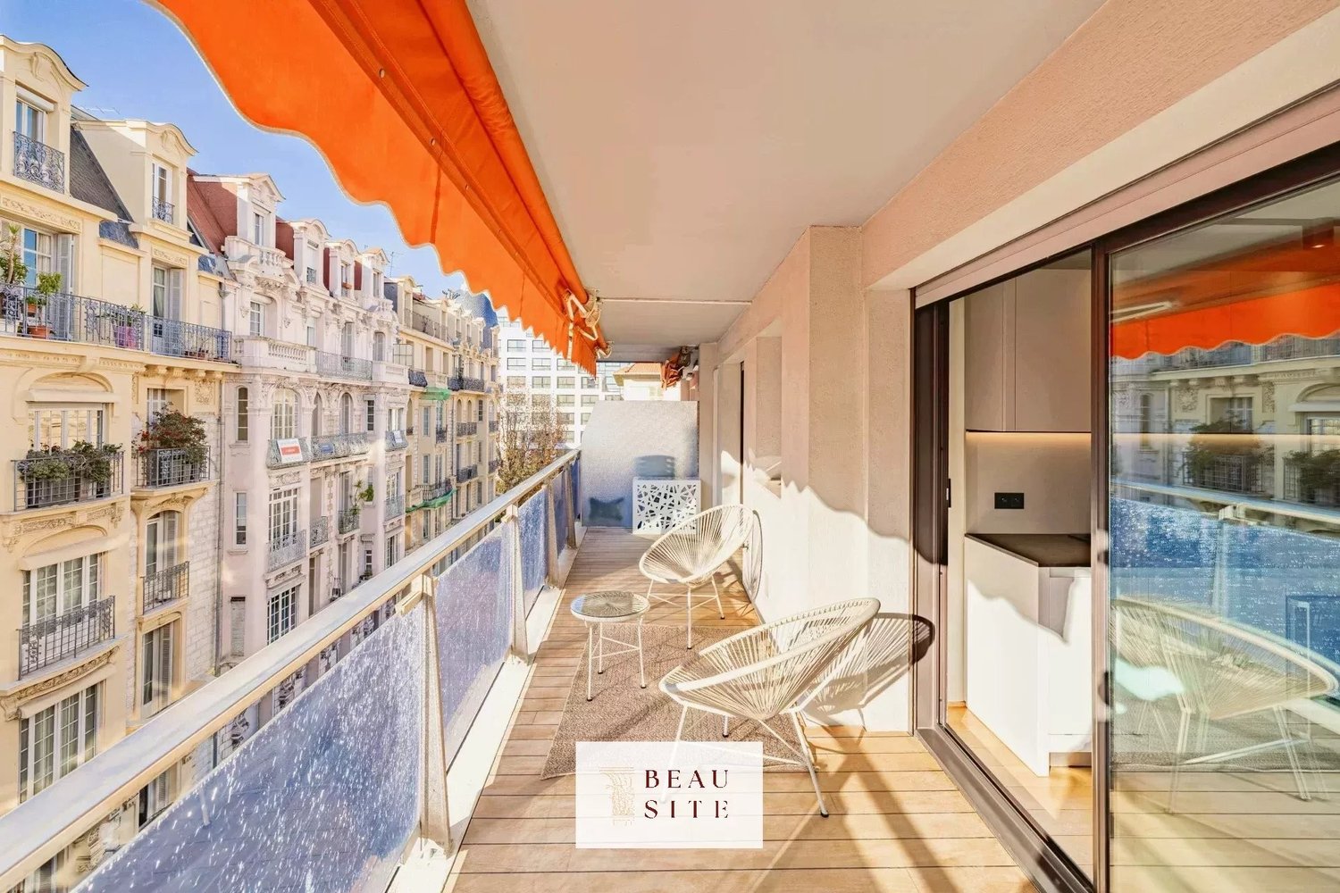 Property photo in Carre d'Or