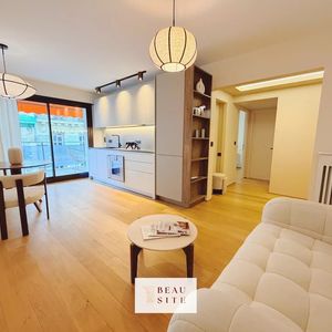 Property in Carre d'Or