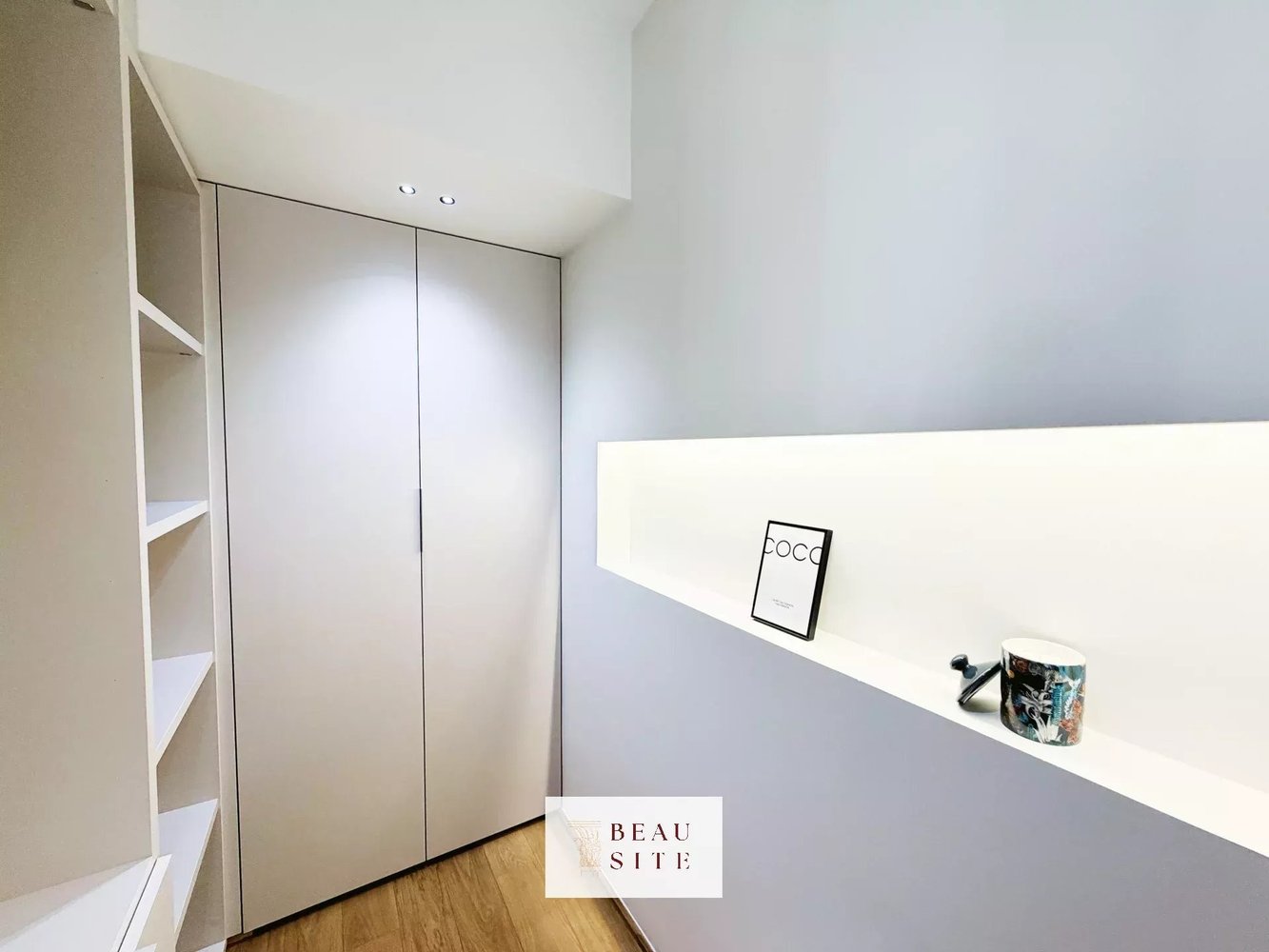 Property photo in Carre d'Or