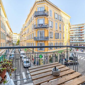 Property in Carre d'Or