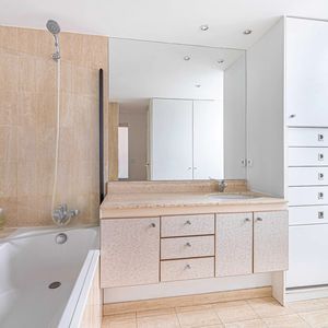 Property in Carre d'Or