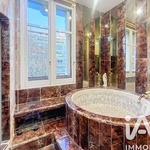 Property in Carre d'Or