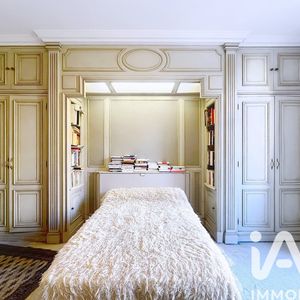 Property in Carre d'Or