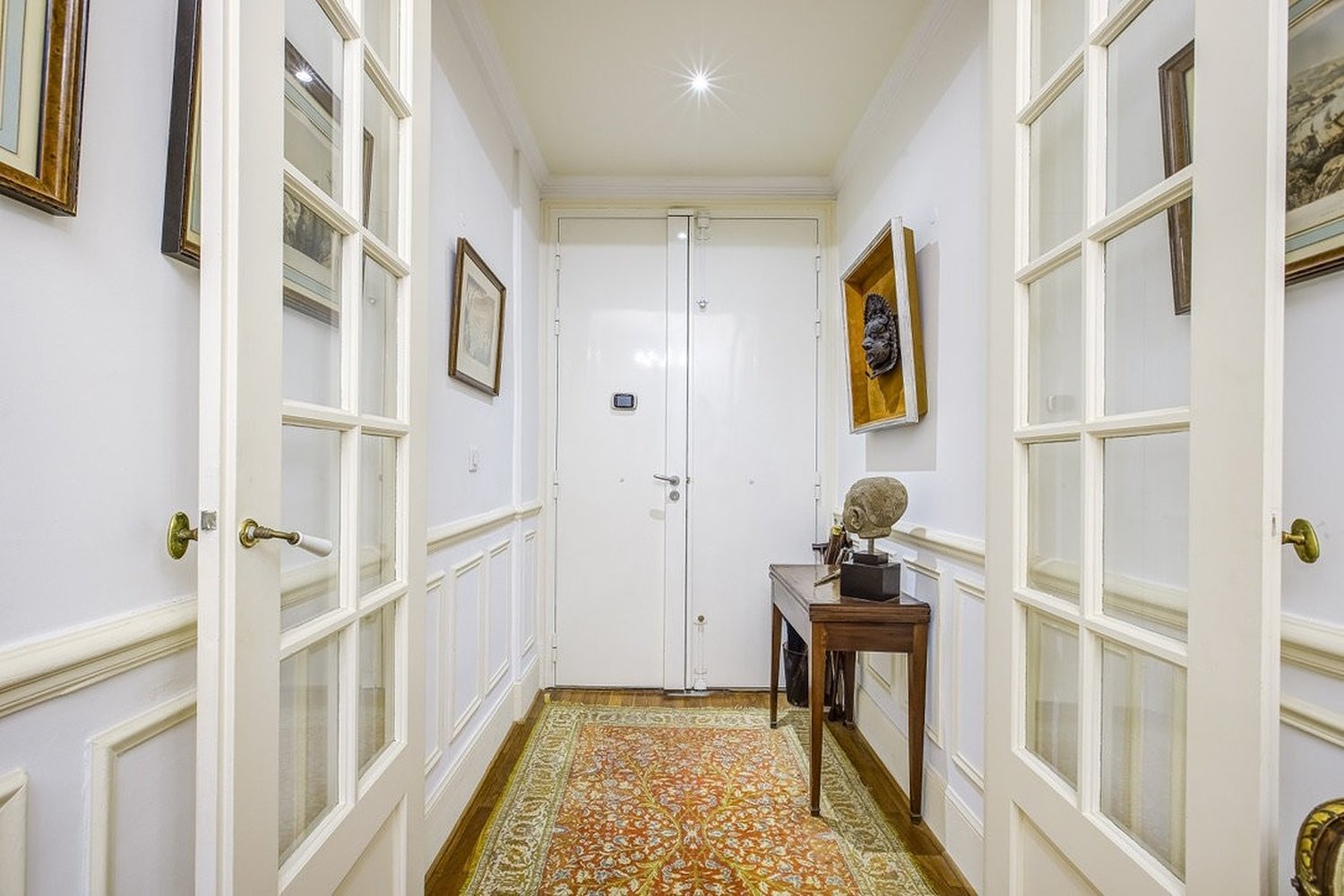 Property photo in Carre d'Or