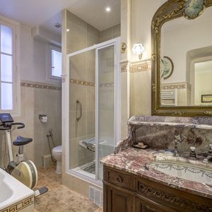 Property in Carre d'Or