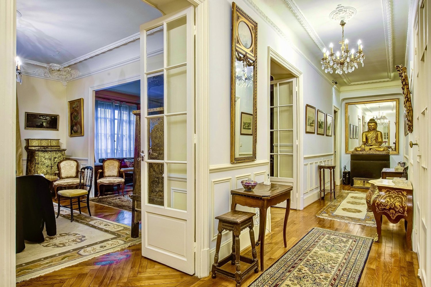 Property photo in Carre d'Or