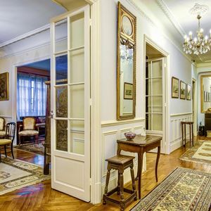 Property in Carre d'Or