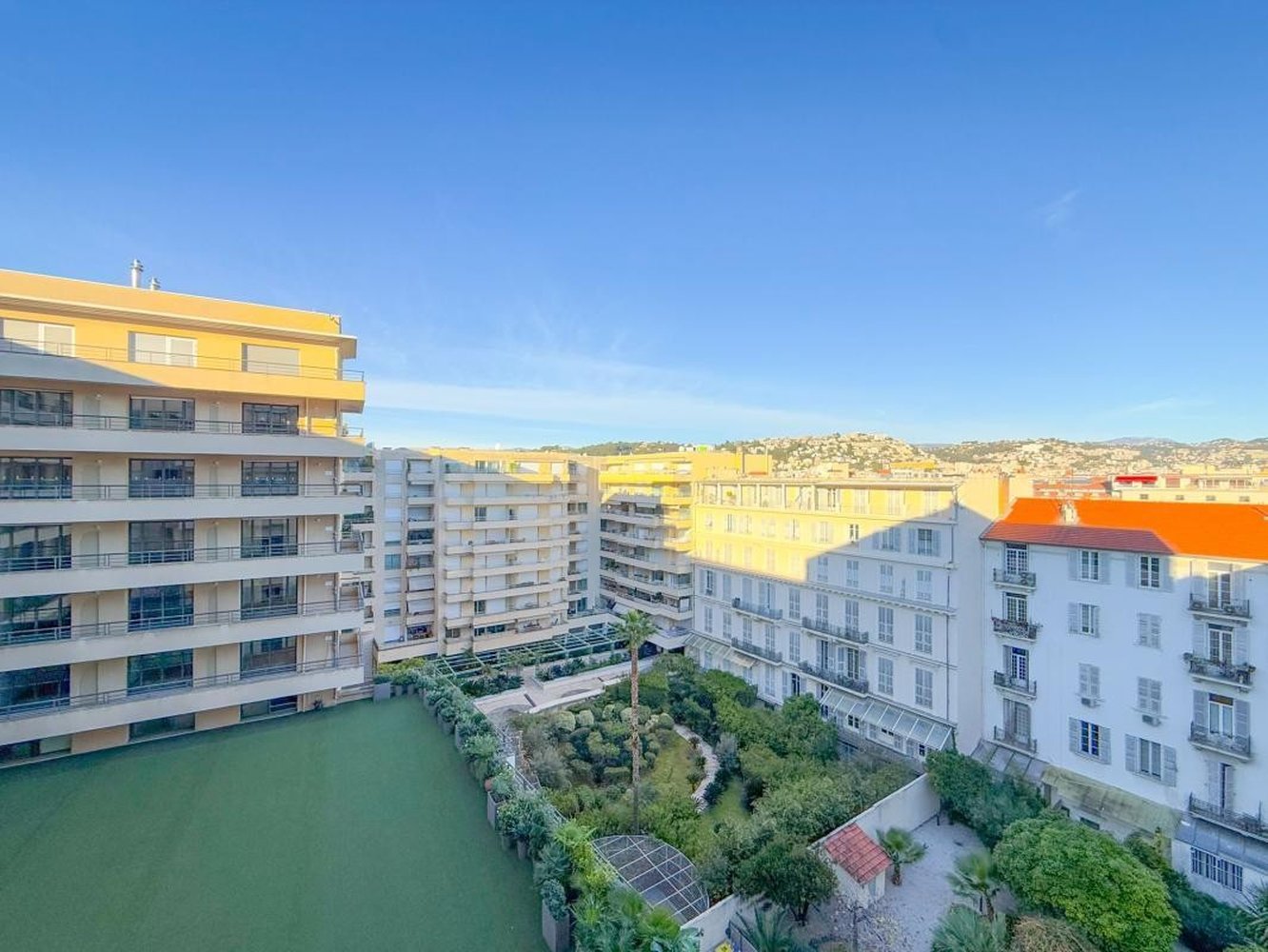 Property photo in Carre d'Or