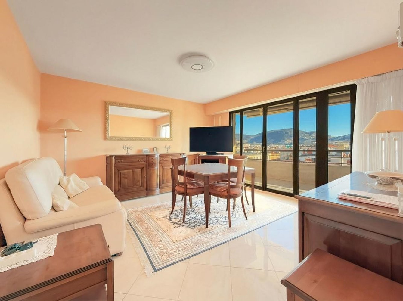 Property photo in Carre d'Or