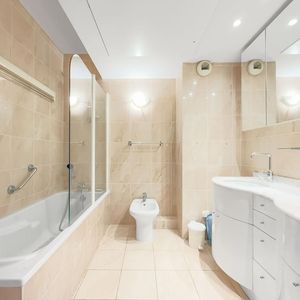 Property in Carre d'Or