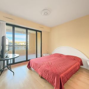 Property in Carre d'Or