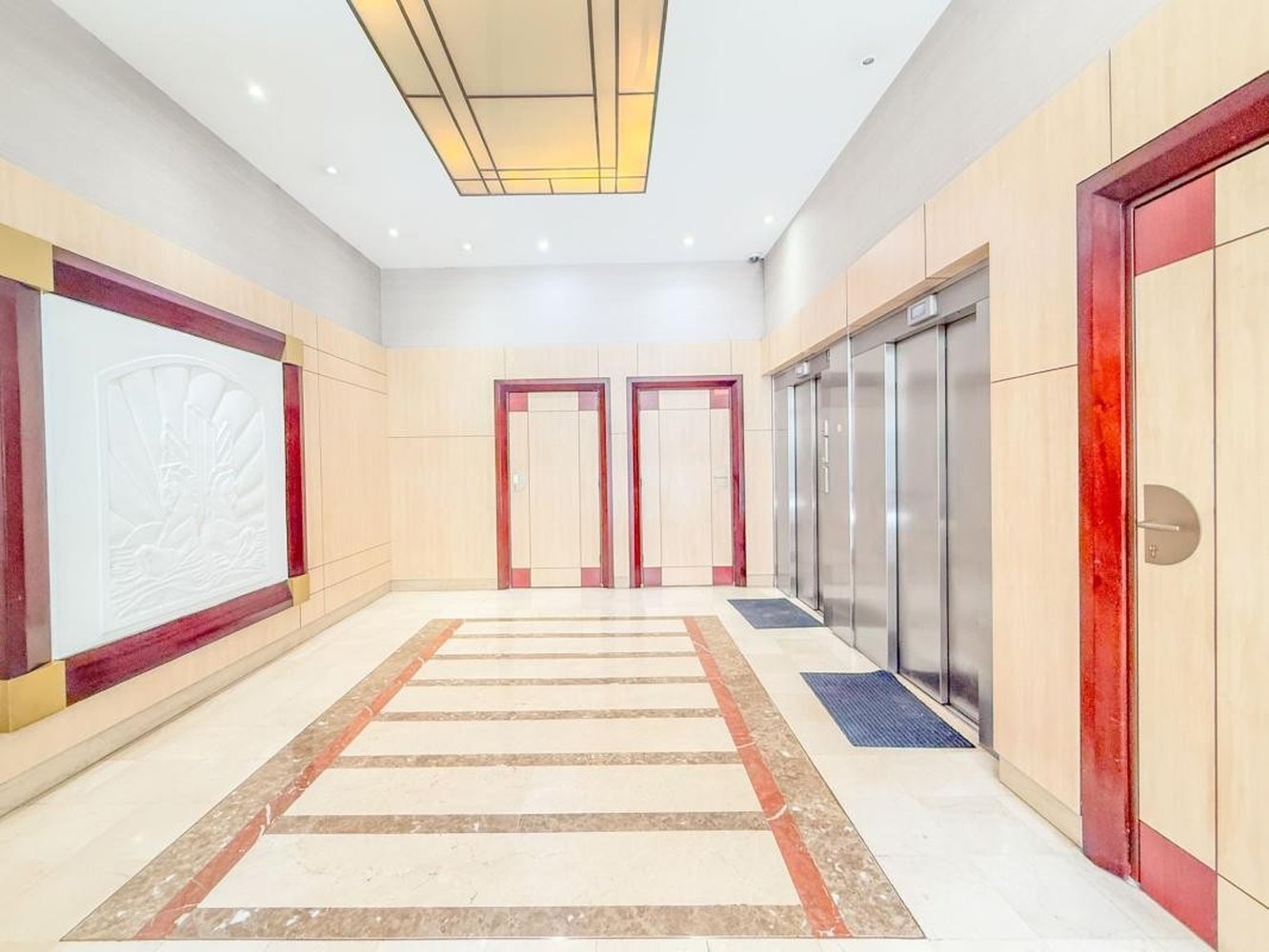 Property photo in Carre d'Or