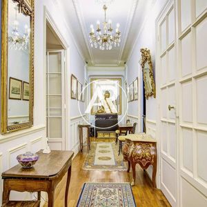 Property in Carre d'Or