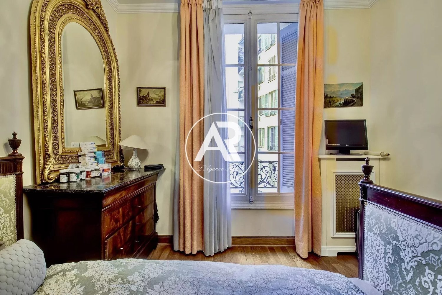 Property photo in Carre d'Or