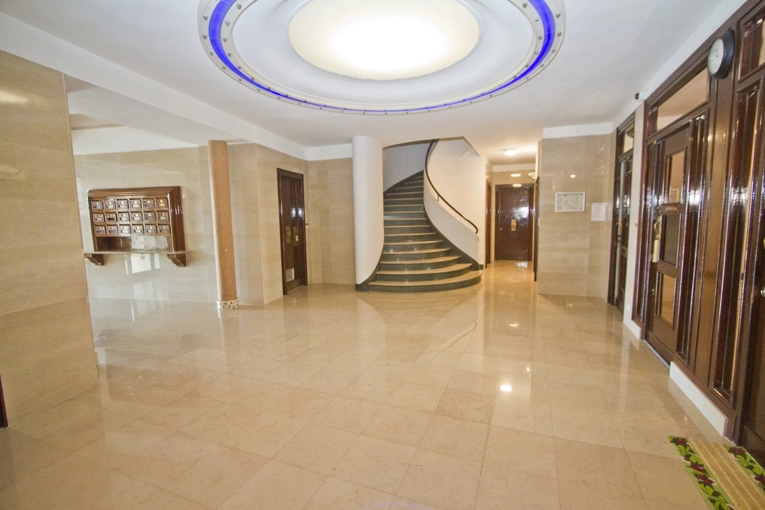 Property photo in Carre d'Or