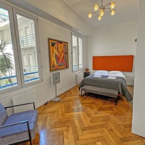 Property in Carre d'Or